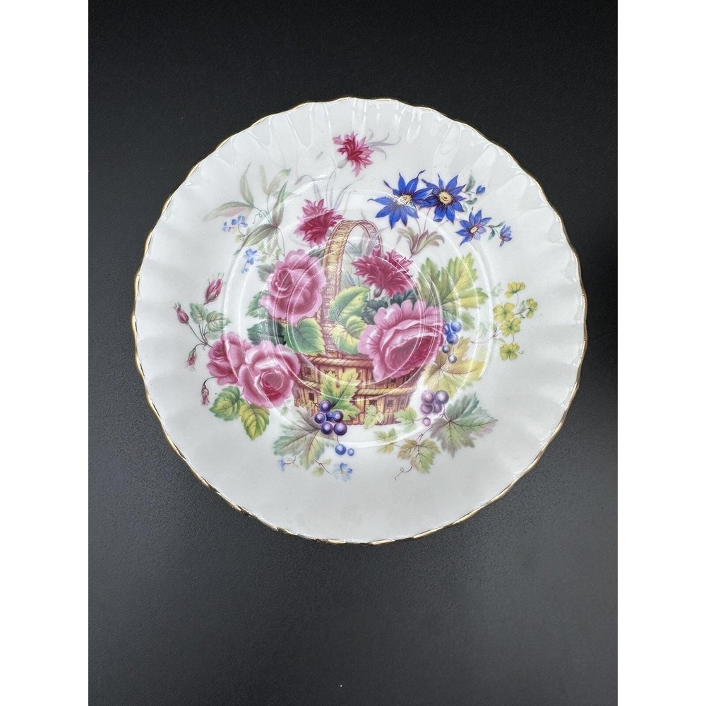Royal Albert Bone China England Tea Cup And Saucer Gold Trim - Picture 4 of 6